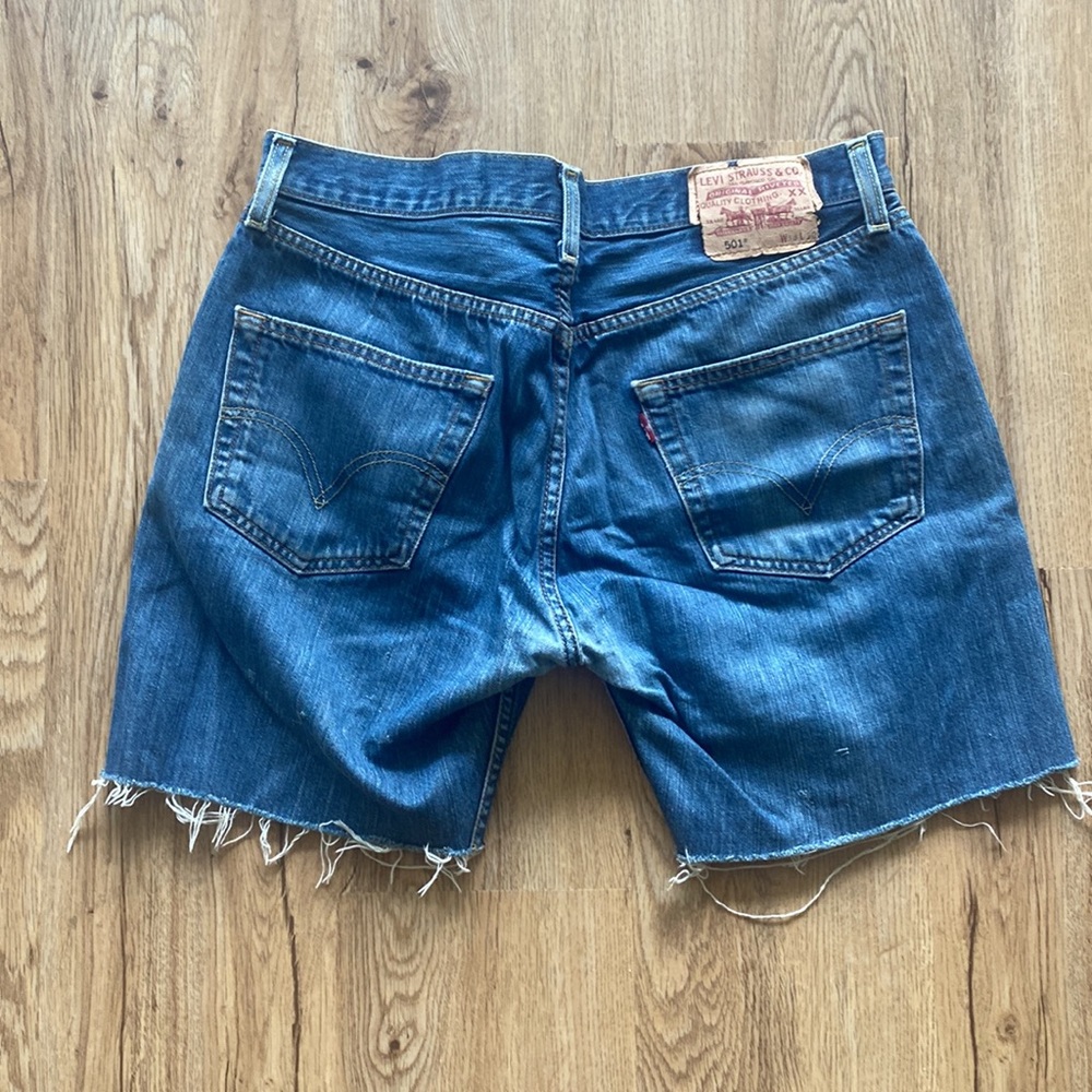 Levi’s shorts - Picture 2 of 2